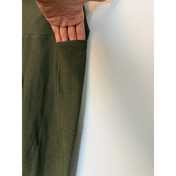 Beyond Yoga High Waisted Spacedye Capri Leggings Pockets Green Sz S NEW - Image 6