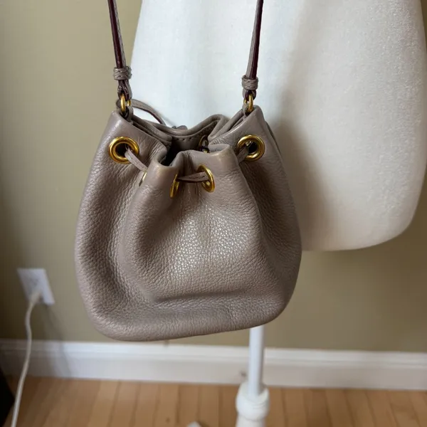 Marc by MARC JACOBS Mini Bucket Bag Crossbody Cream Grey Pebbled Leather - Image 6