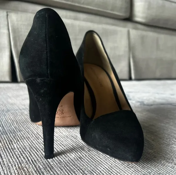Women’s black Antonio Melani suede pumps - Image 3