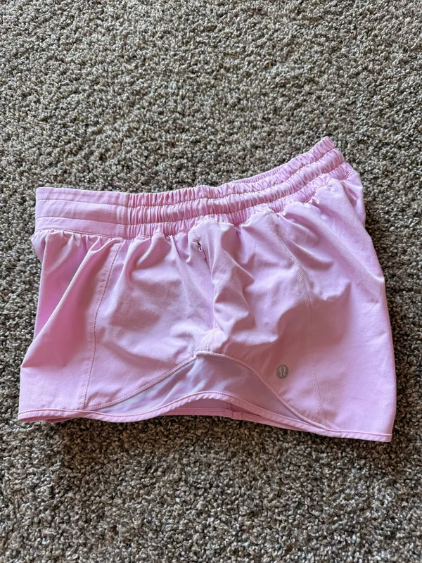 Lululemon Hotty Hot Shorts 2.5" Low-Rise Lined 8 - Image 3