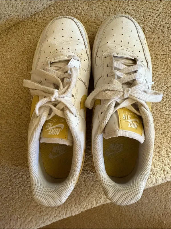 Nike White Low-Top Sneakers with Yellow Swoosh - Image 8