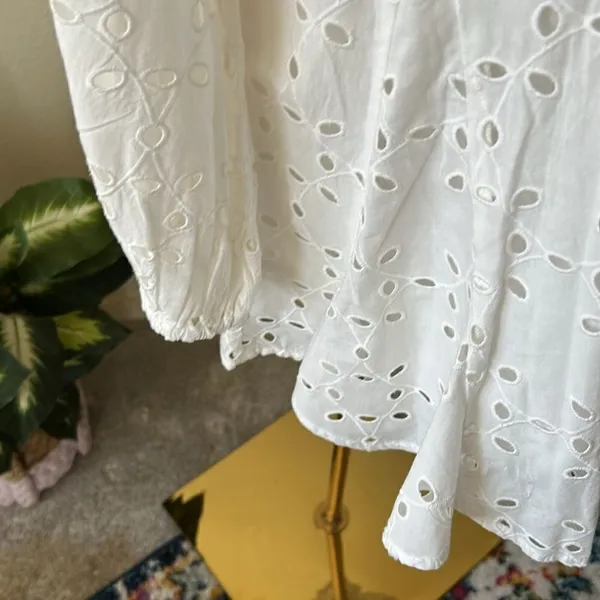 Gianni Bini Katrina Eyelet V-Neck Long Sleeve, White, Size Medium, NWT - Image 6