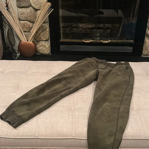 Uniqlo 100% Cotton Camo Drawstring Joggers Size Small - Image 6