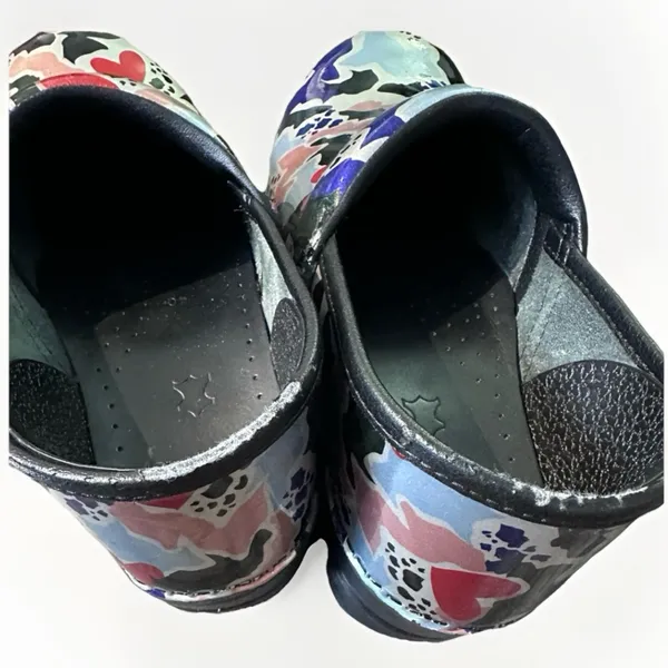 DANSKO‎ Professional Clogs Multi-Colored Abstract Design Red Hearts - (40) 9.5 - Image 7