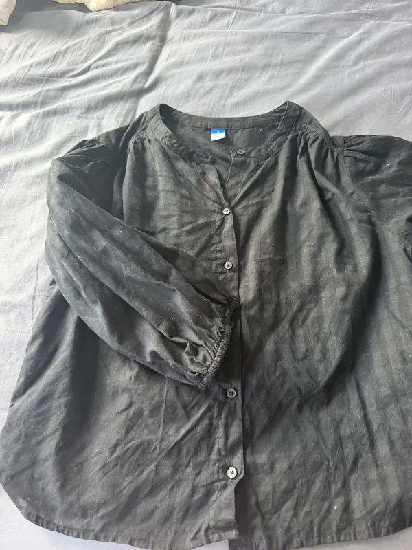 Old Navy Top  - Image 2