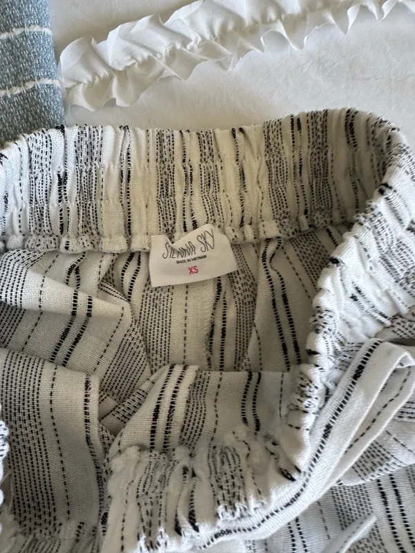 Shorts White Size XS - Image 3