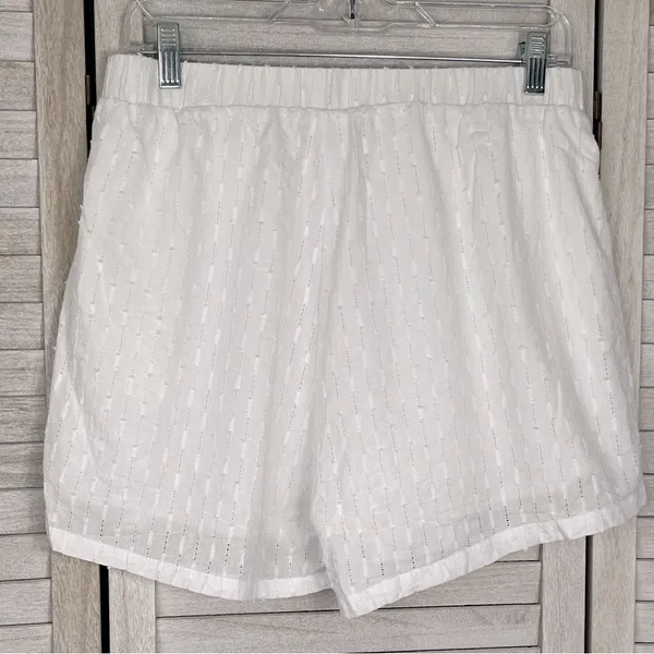 White Cotton Blend Eyelet Shorts Pull On Waist-Large - Image 2