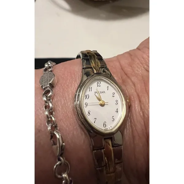 Vintage Pulsar Women's Two-Tone Quartz Watch Japan - Image 5
