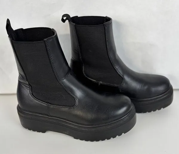 Soda Black Faux Leather Ankle Boots biker goth Size 7.5 - Image 2