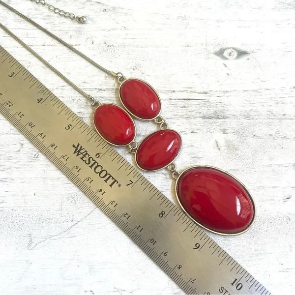 Red silver tone pendant necklace - Image 4