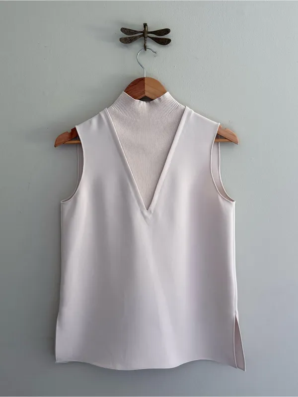 Theory Women's Beige Mock Neck Ribbed Sleeveless Tank Top Shirt Size Small - Image 2