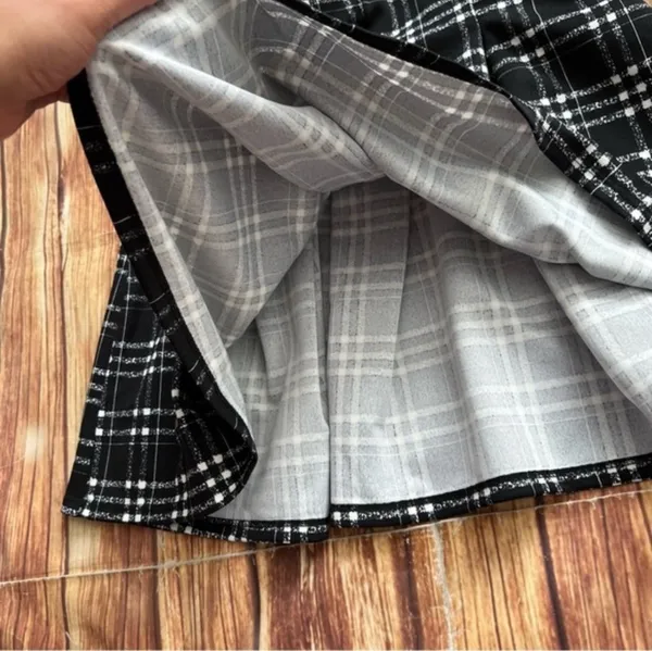 Lux LA Women’s Plaid Mini Skirt Black Size Medium - Image 6