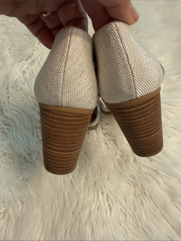 TOMS Cream Canvas Cross-Strap Block Heel Sandals size 9 BNWOT - Image 4