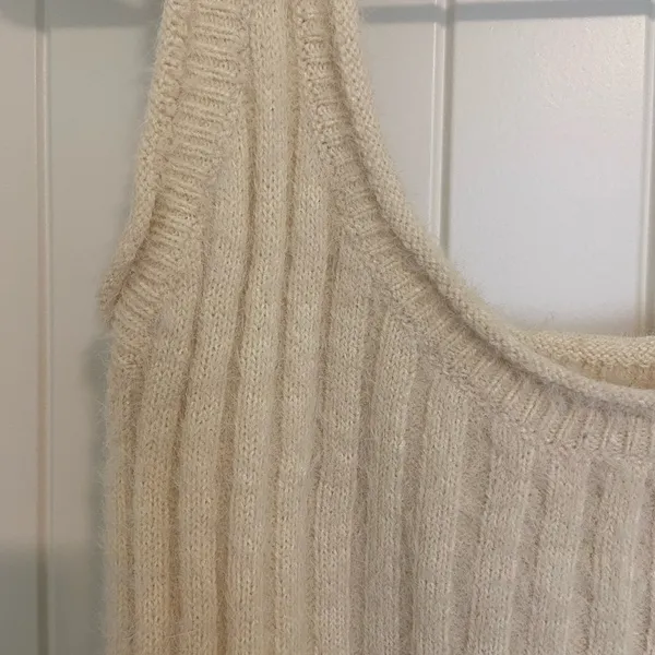 NWOT | Lulus women’s knitted sweater‎ tank — large - Image 2