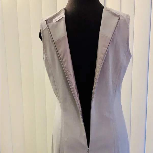 Calvin Klein gray sleeveless belted dress. - Image 5