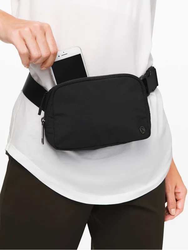 LULULEMON Everywhere Belt Bag in Black NWOT - Image 10