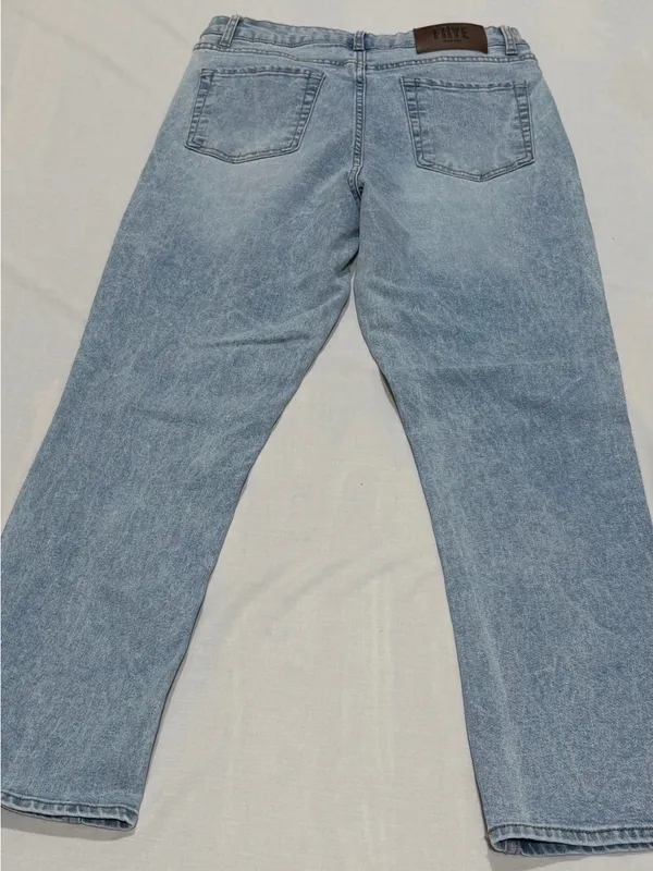Frye Straight Leg High Rise Denim Jeans Women’s Size 6/28 Light Wash Blue - Image 2