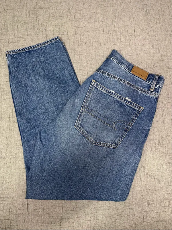 American Eagle 90s Boyfriend Jeans Size 4 Short - Image 5