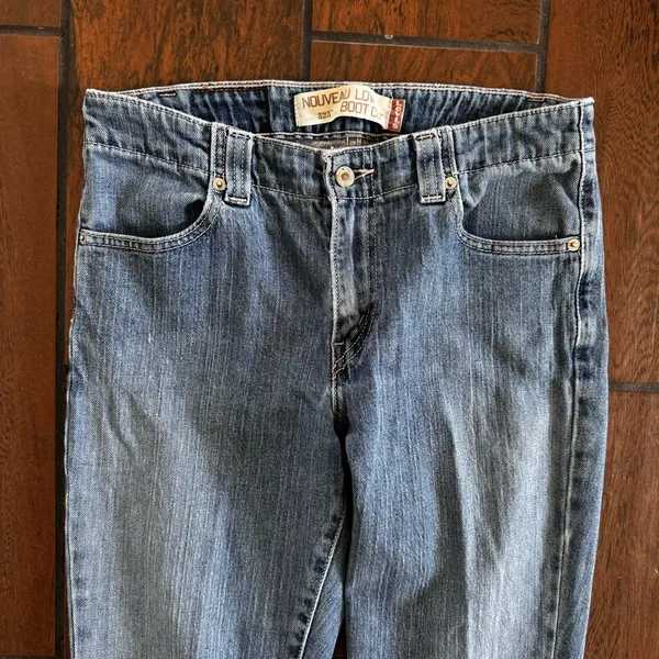 Vintage Levis 525 Jeans Nouveau Low Bootcut Y2K 2000s Medium Wash‎ Size 8M - Image 2