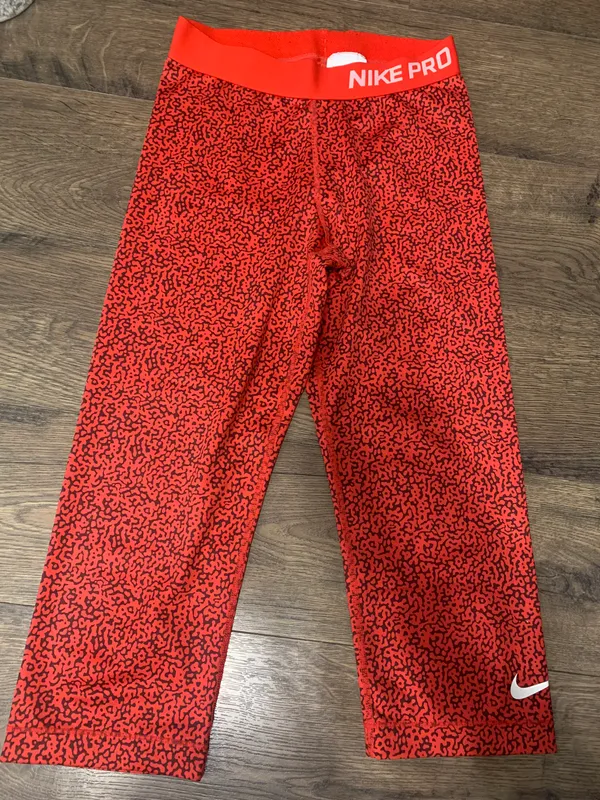 Nike PRO Dri-Fit compression Capris - Image 10