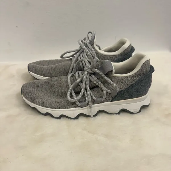 Sorel kinetic impact Women's Light Gray Knit Athletic Sneakers Size 8 - Image 8