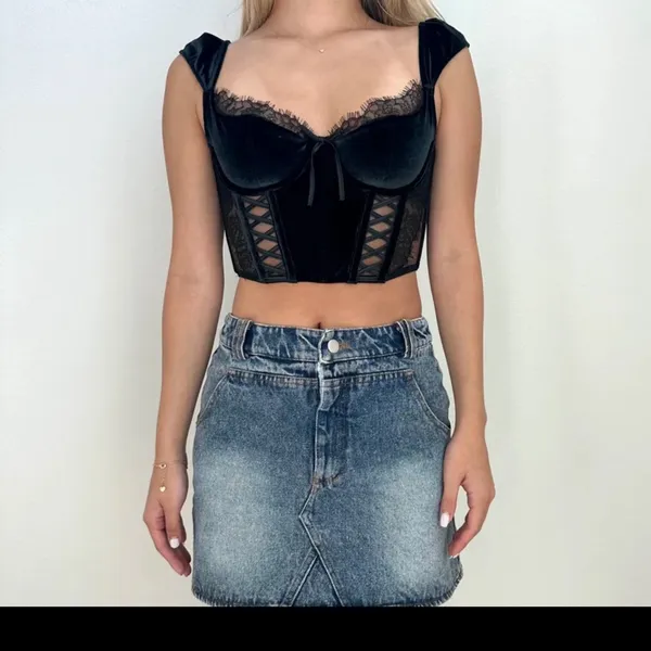 Victoria's Secret Bustier Velvet corset top - Image 8