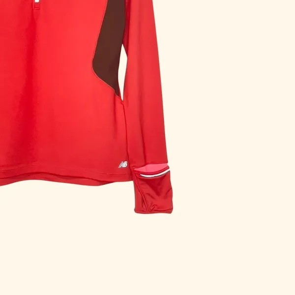 New Balance Women's Long Sleeve Running Pullover Top Size Medium Red Thumb Holes - Image 9
