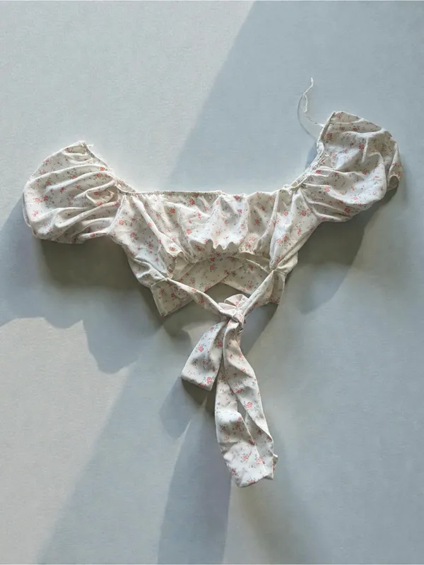 Altar'd State White Floral Tie-Back Puff Sleeve Crop‎ Top - Image 4