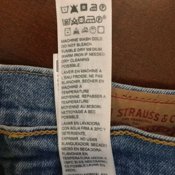 Levi’s ribcage straight ankle light wash 26 button fly - Image 11