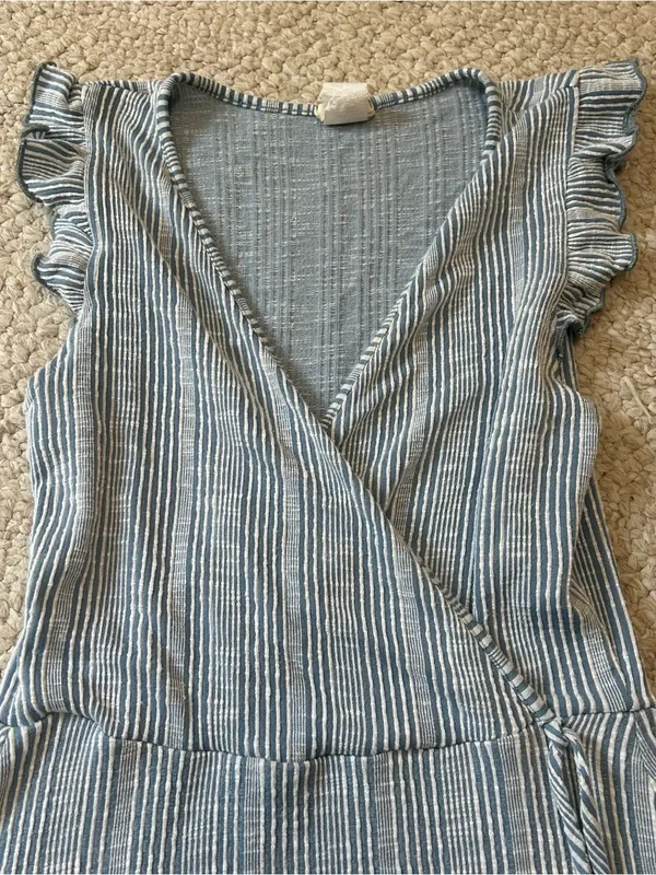 Caution To The Wind V-neck Dusty Blue Dress Knee Length Women Small Short Sleeve - Image 2