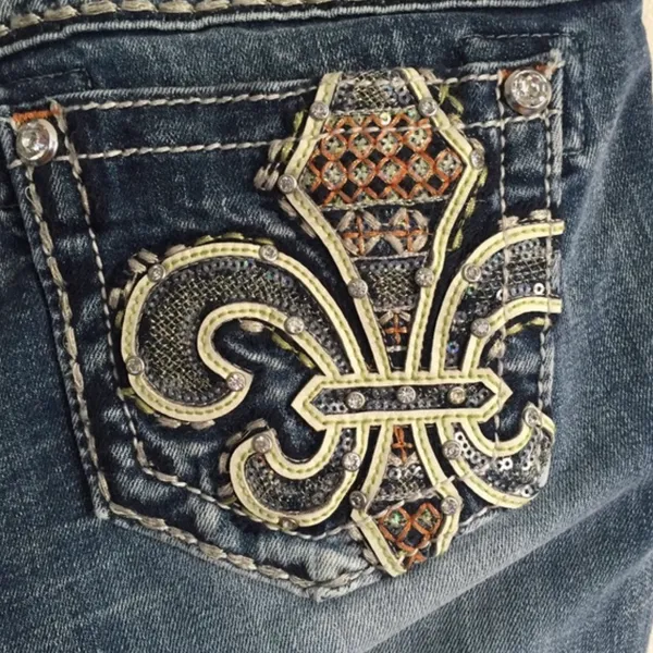 Fleur-De-Lis Sequin Rhinestone Embellished Cuffed Capri Jeans - Image 6