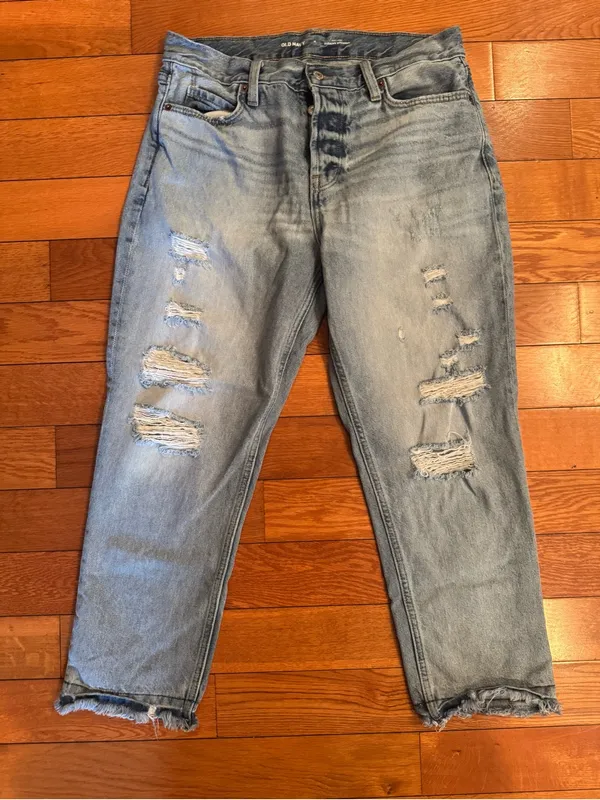 Old Navy Slouchy Straight Distressed Jeans Size 6 Light Wash Frayed Hem EUC - Image 2