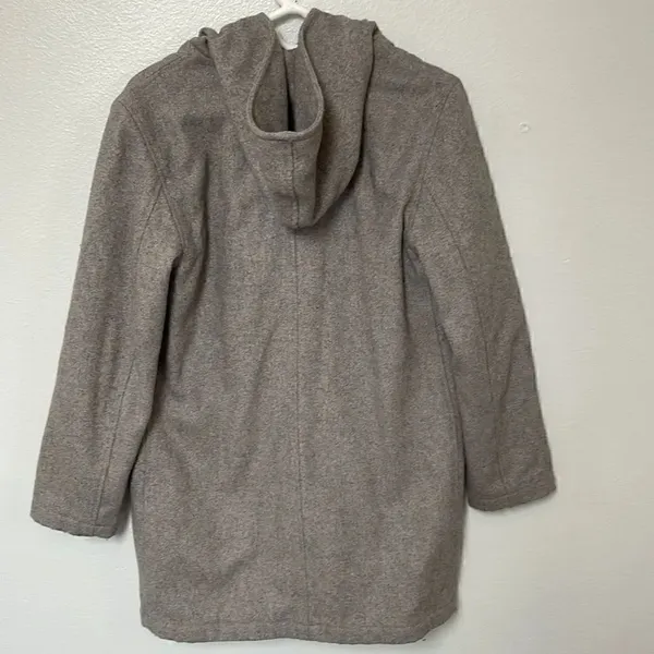 L.E.I. Wool zip up 3/4 length coat. Quilted interior. Size M. - Image 2