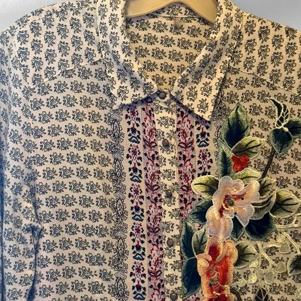 Crash & Burn Embroidered Blouse Yellow Size M - Image 3