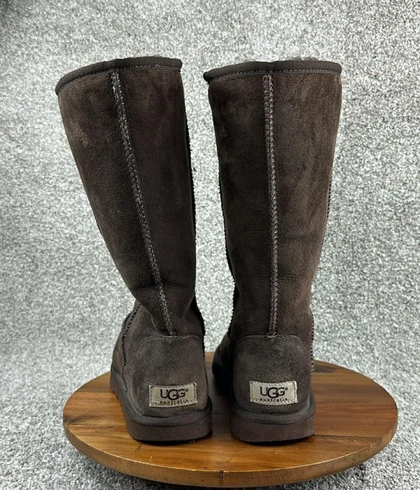 Ugg boots women’s size 6 - Image 3