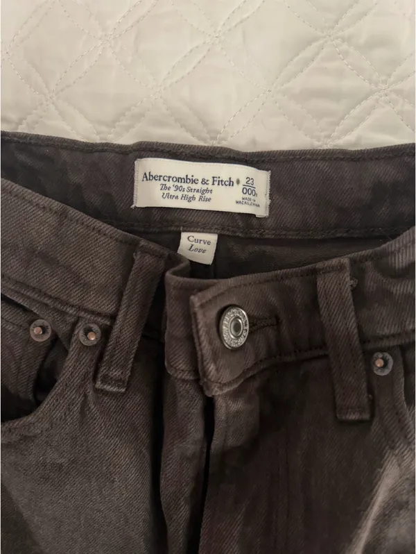 Abercrombie Jeans - Image 2