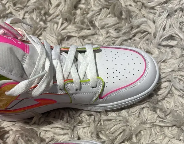 Nike Jordan 1 Retro Mids Edge Glow - Image 2
