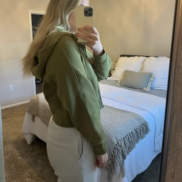 Lululemon light/forest green cropped full zip scuba. Size XS/S. - Image 3