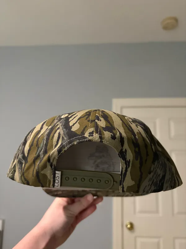 Delta Feather Hat Co. ‘Man’s Best Friend’ (Treestand) - Image 3