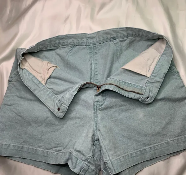Levi’s High Waisted Mom Shorts - Image 2