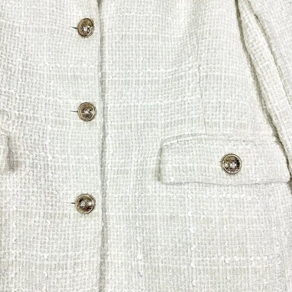 Maison d'Amelie Tweed Blazer Size Medium Cream Gold Buttons Classic Preppy - Image 3