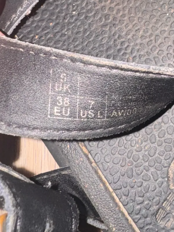 Dr Martens Avry Hydro Leather Strap Sandel - Size 7 - Image 6