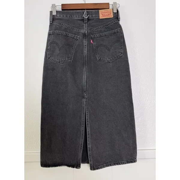 Levi’s Black Denim Midi Skirt Women Size 25 High Rise Back Slit Y2K Minimalist - Image 2