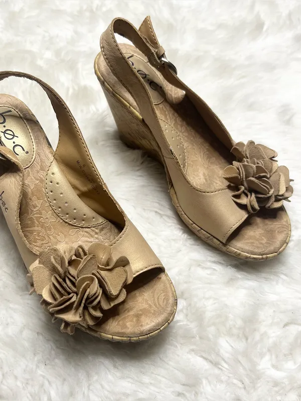 b.o.c. Born Concepts Tan Floral Open Toe Slingback Cork Wedge Sandals Size 6 - Image 2