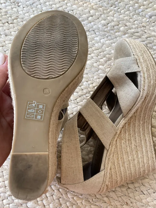 Moda Spana Light Beige Tan Wedge Heels - Image 3