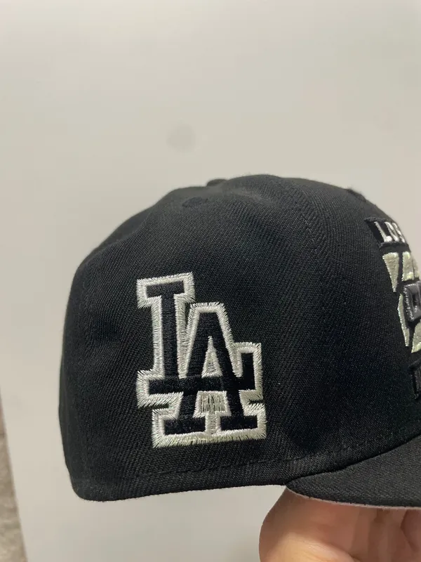 Myfitteds Los Angeles Dodgers size 7 1/4 new era fitted good condition - Image 5