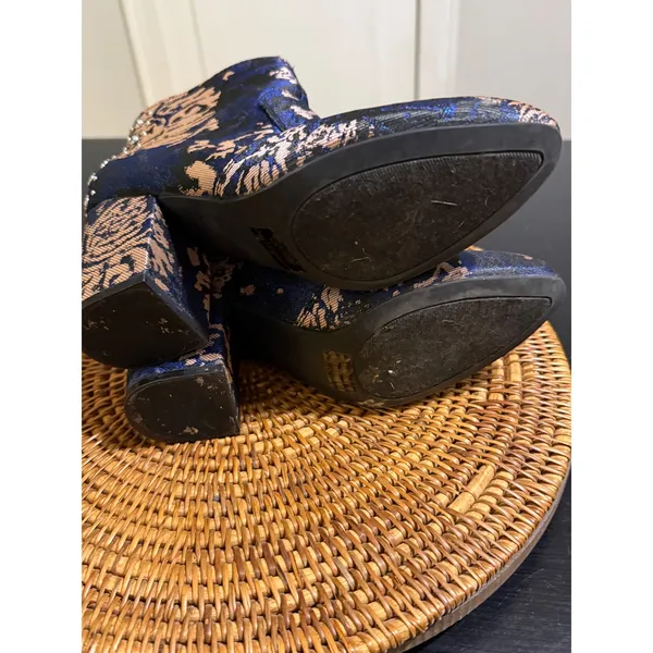 G by GUESS Women Blue Rose Gold Floral Brocade Studded Block Heel Ankle Boots - Image 8