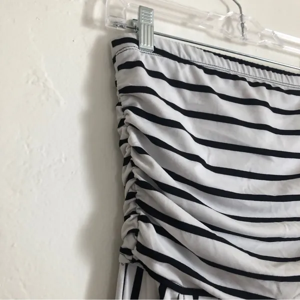 J For Justify Strapless Pockets Black and White Striped Wide Leg Romper Jumpsuit - Image 6