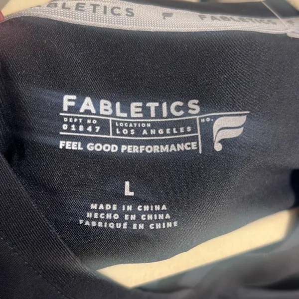 ✨Fabletics Women's Vital 1-Pocket Scrub Black Sz Large Top✨ - Image 6
