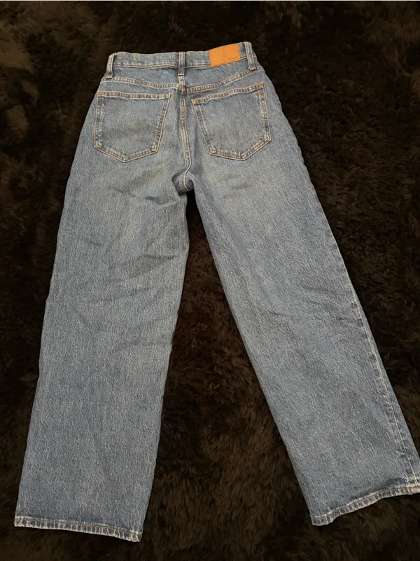 Madewell Vintage-Style Mid Wash Crop Jeans - Image 2